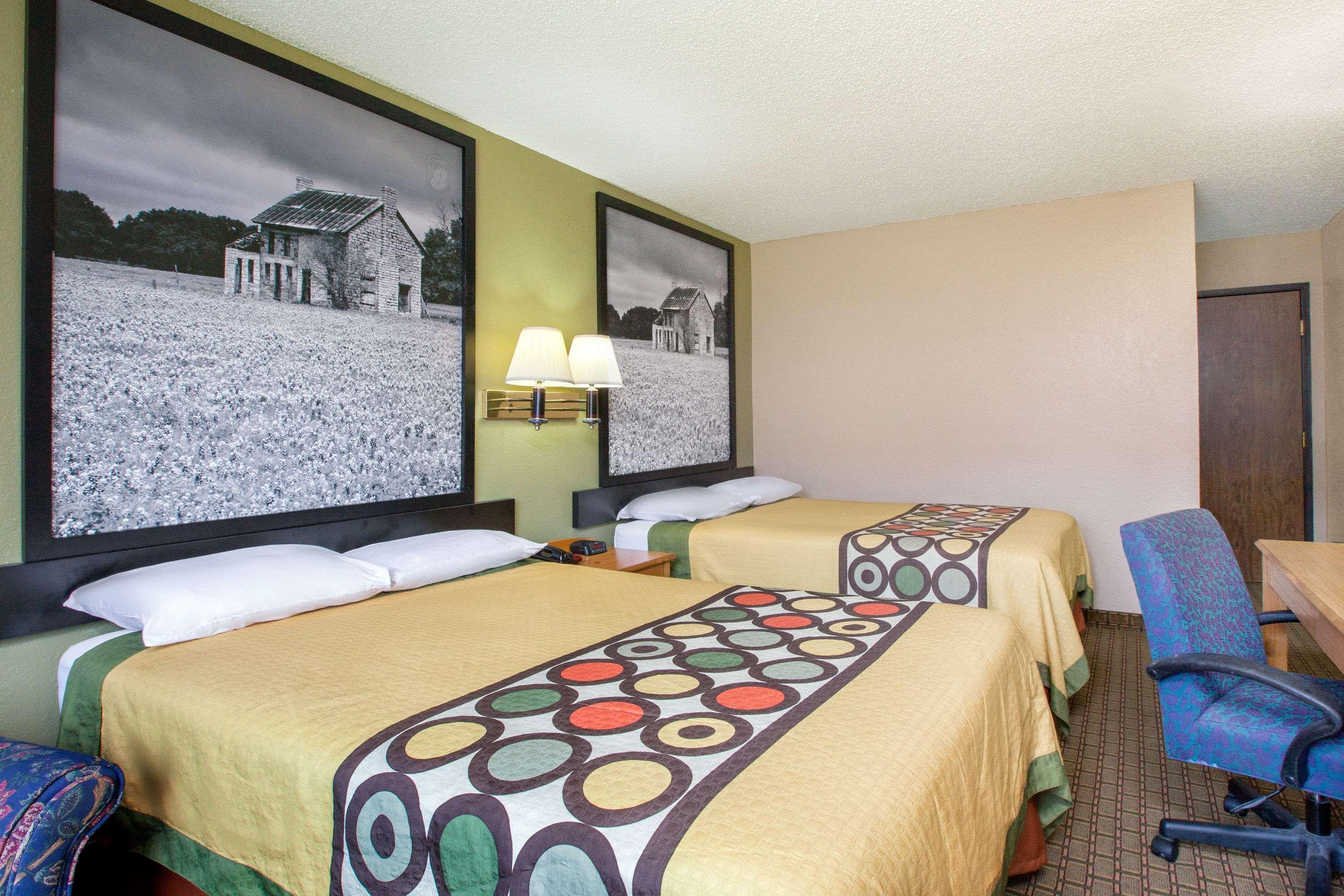 Super 8 By Wyndham Sherman Exterior photo
